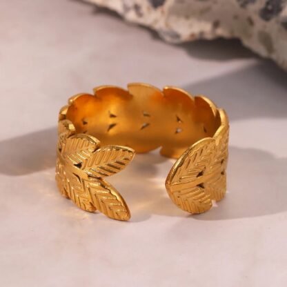 bague en forme de feuille