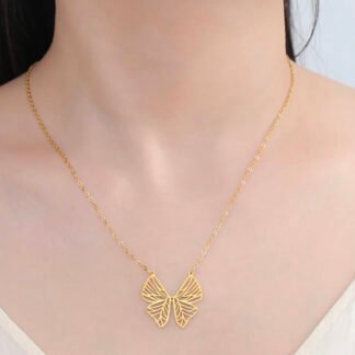 collier pendentif papillon